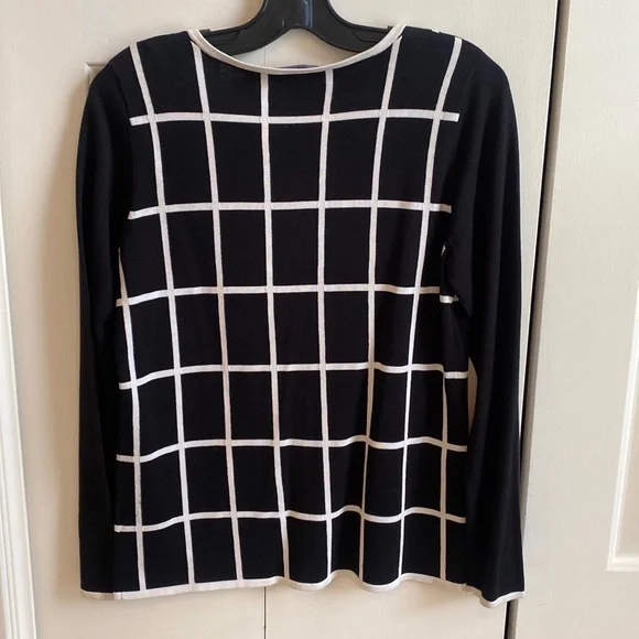 Carlisle like new cardigan zip front sweater - Picture 2 of 5